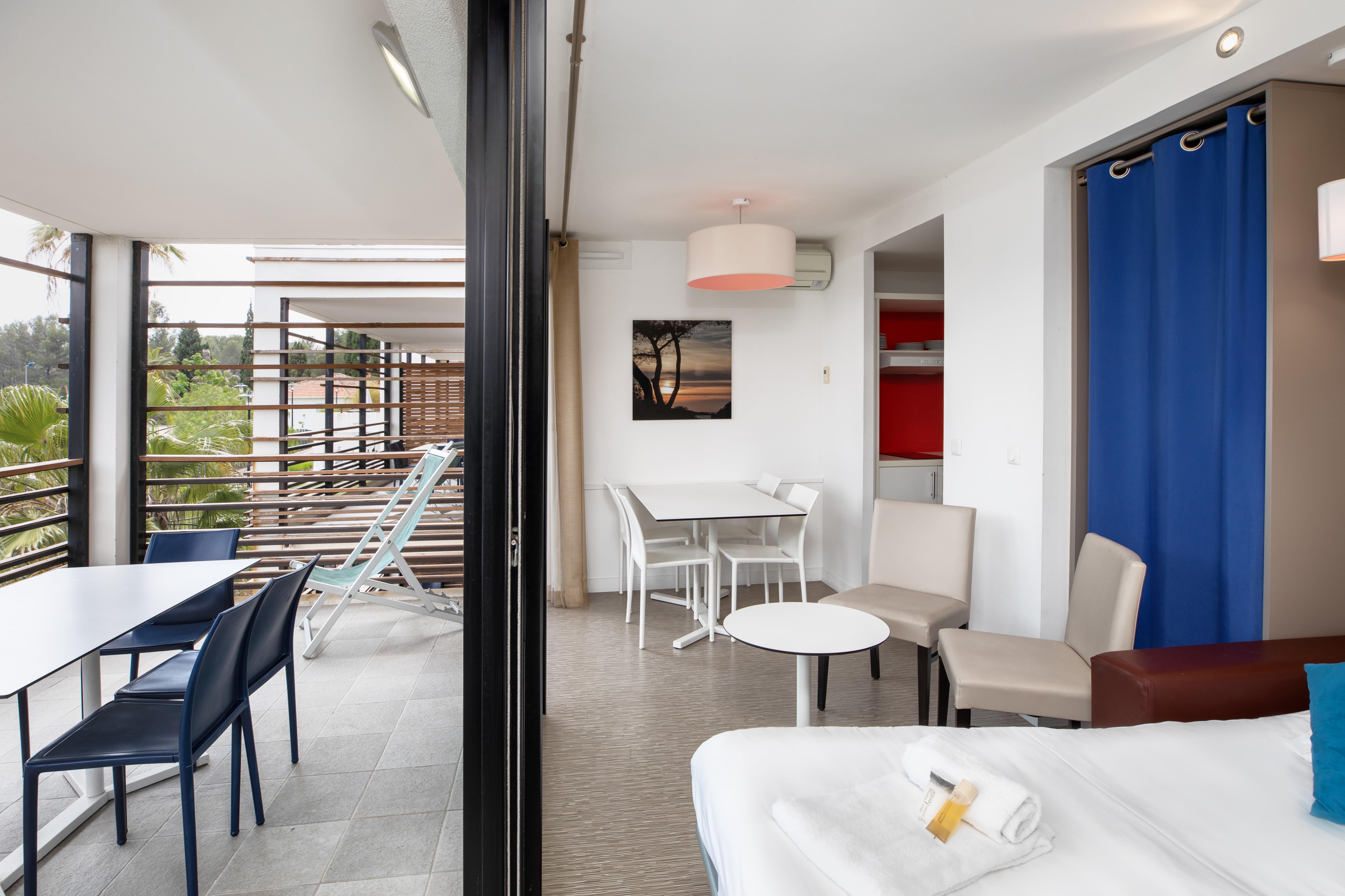 Sowell Family Riviera Hotel Saint-Raphael  Bagian luar foto