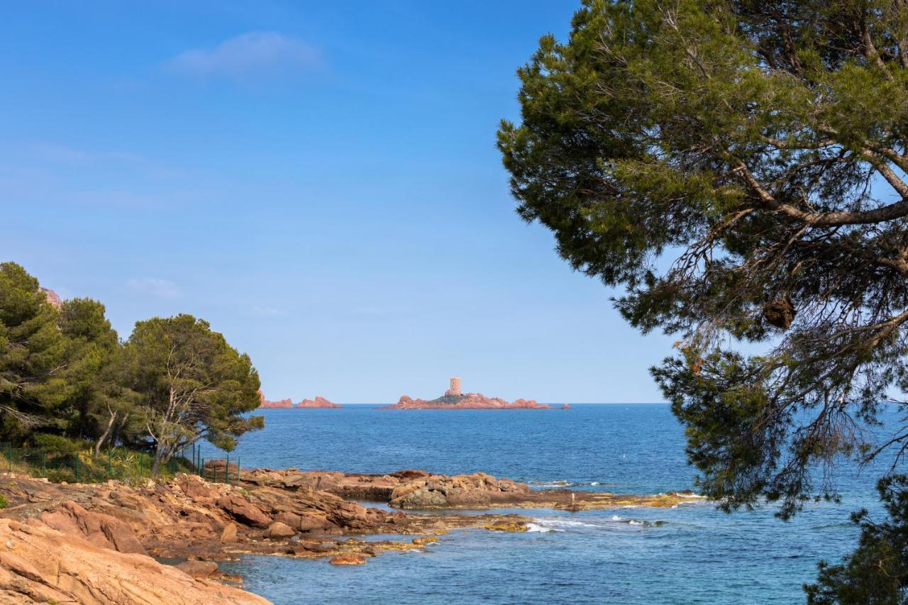 Sowell Family Riviera Hotel Saint-Raphael  Bagian luar foto